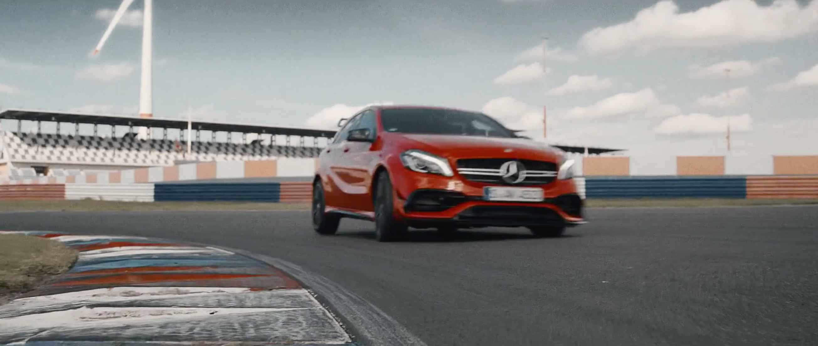 Mercedes Benz - Dresden Roar