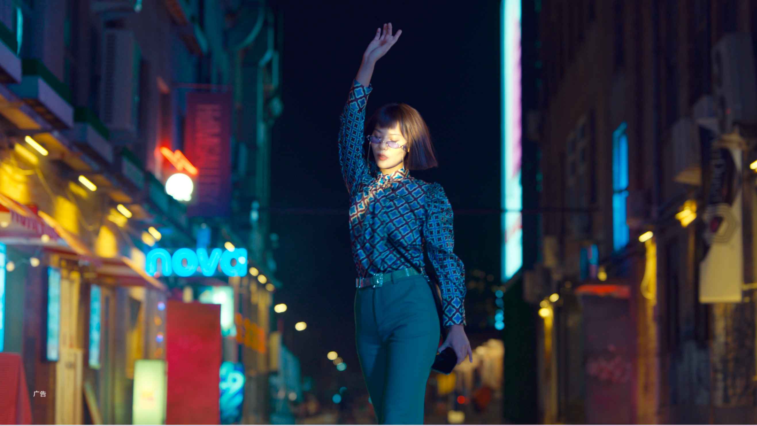 华为手机Nova6 5G广告片-3200万人像超级夜景