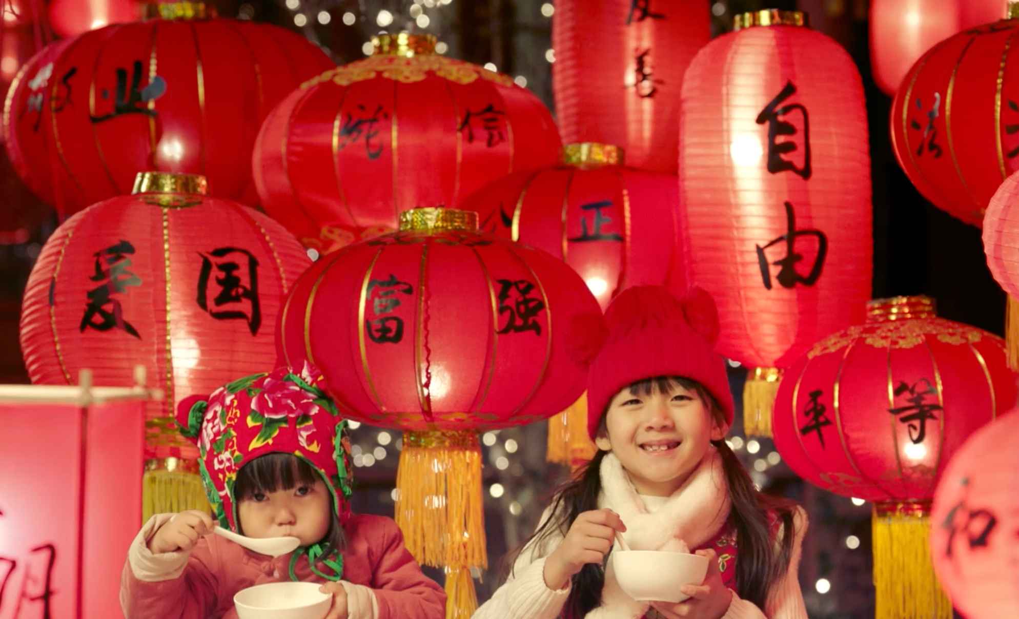 央视“一稿就过”的公益广告